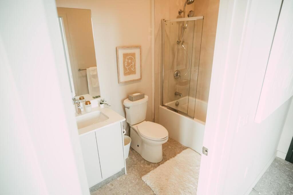 New - Luxury 2Br Penthouse Apt In Central 핼리팩스 외부 사진