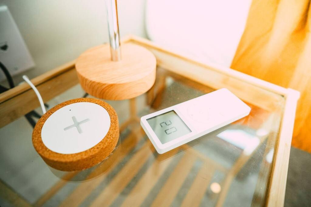 New - Luxury 2Br Penthouse Apt In Central 핼리팩스 외부 사진